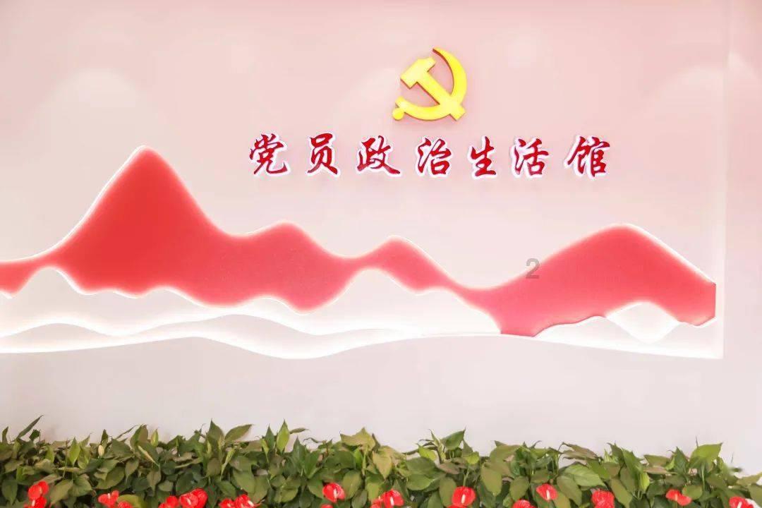红色鹦鹉逃脱