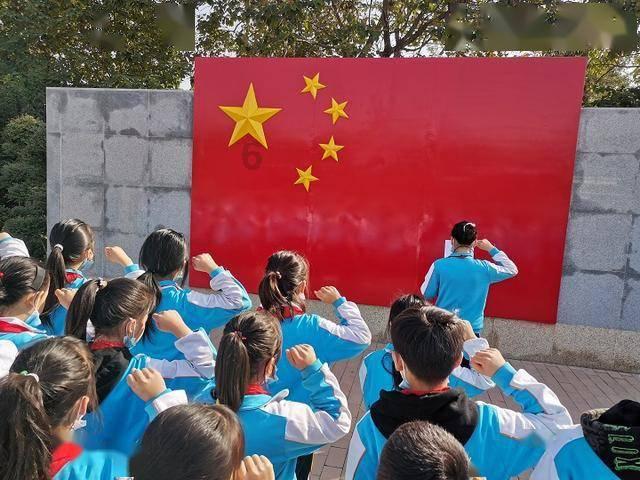 小宝贝打网球