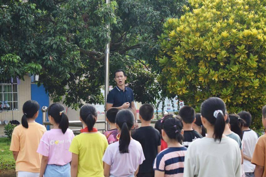 大家会介意自己闺蜜有其它更好的朋友吗？游戏画面