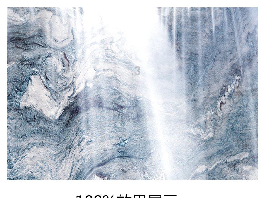 小车高速爆胎飞旋4圈 司机毫发无伤:系安全带重要性