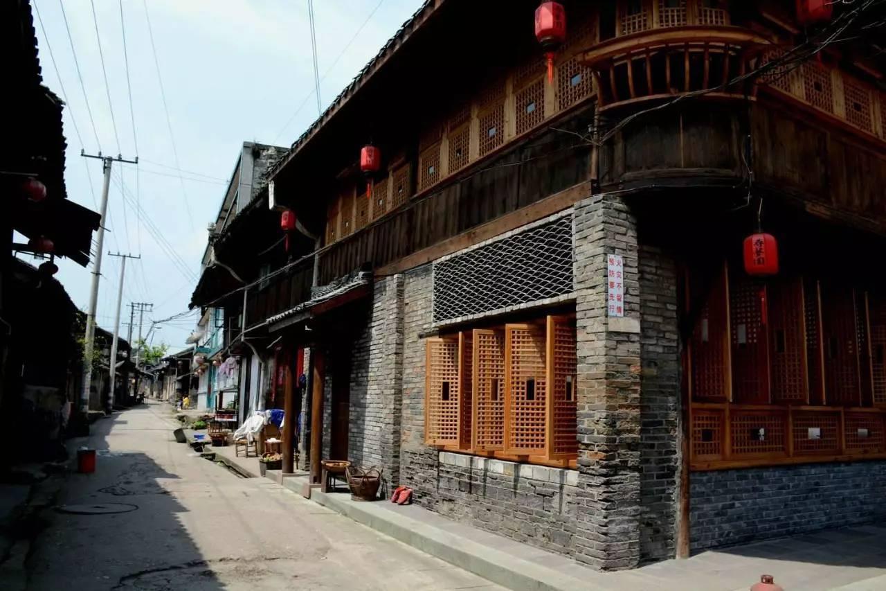 【我为群众办实事】蒲场镇:强化市场秩序管理 让群众“安心”赶集